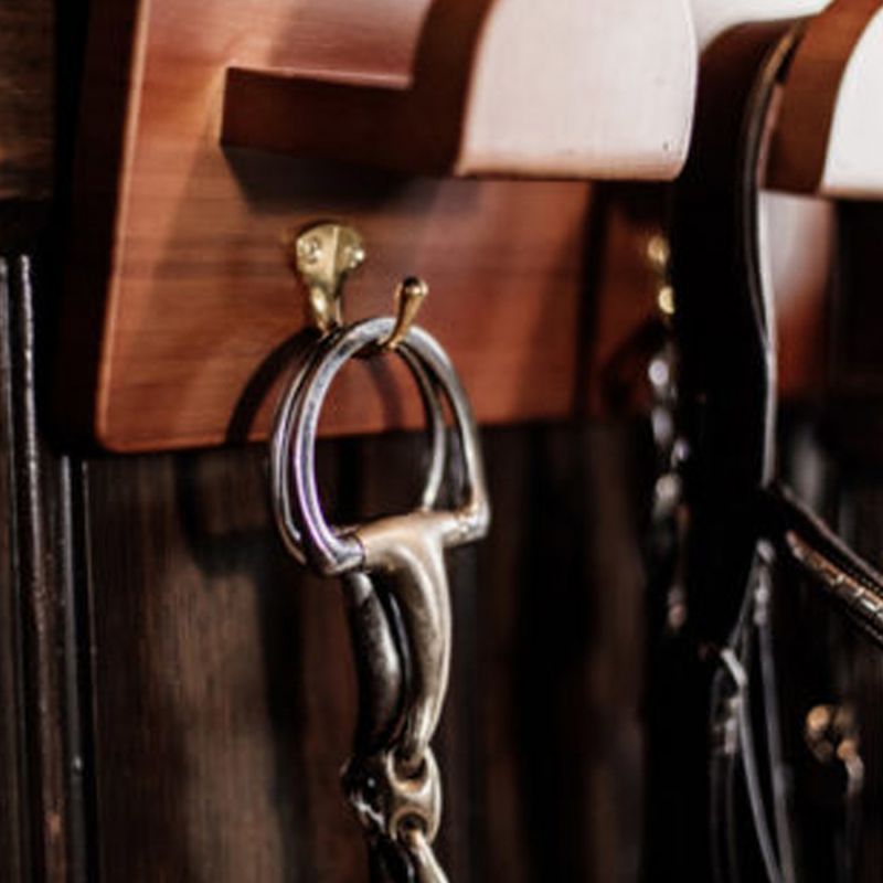 Grooming Deluxe Wooden Bridle Rack