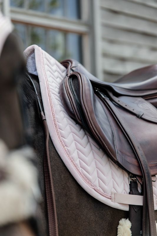 Kentucky Saddle Pad Velvet Pearls SJ -SOFT ROSE
